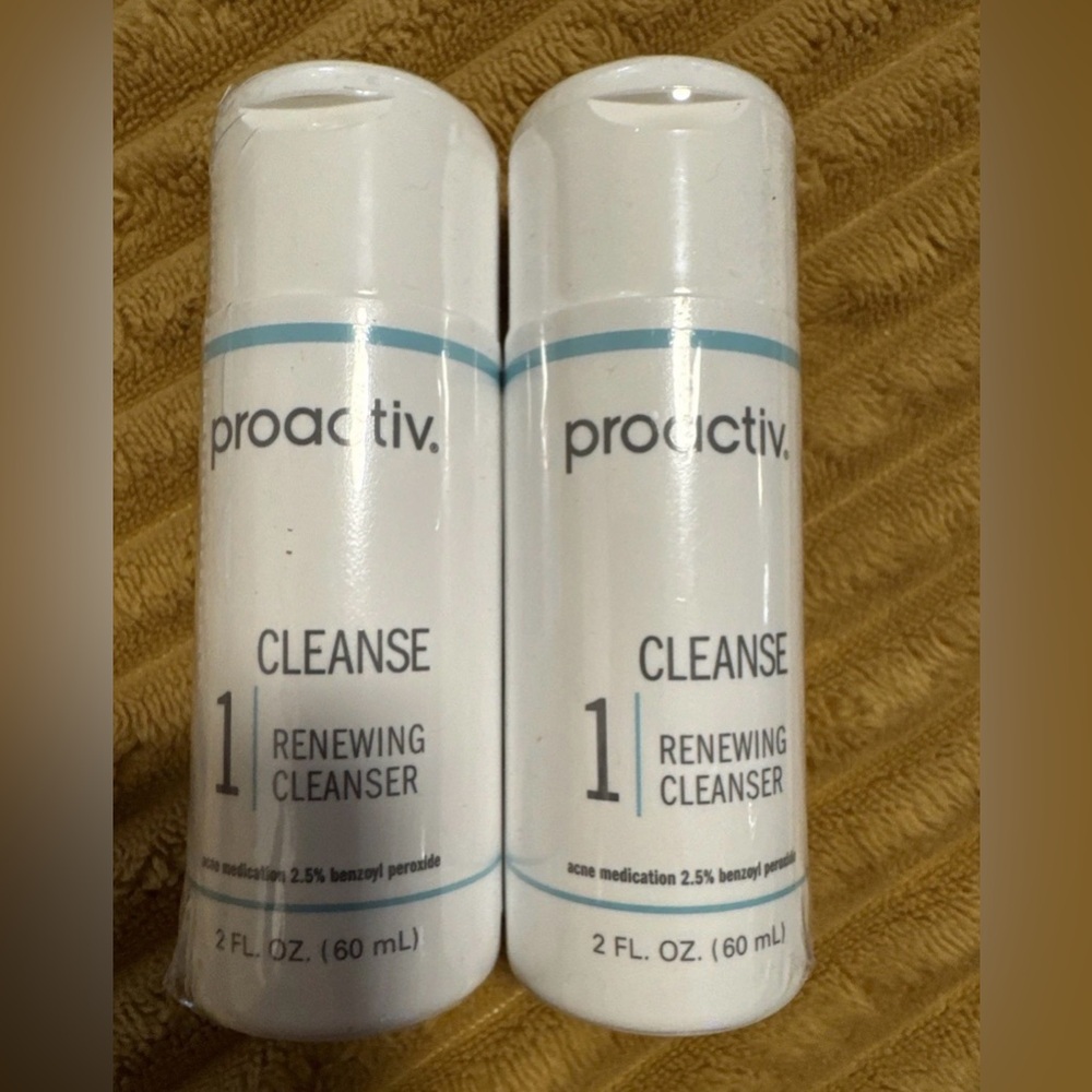 LOT OF 2 Proactiv Cleanse Renewing Cleanser Face Wash Acne 2 oz ea EXP 2027